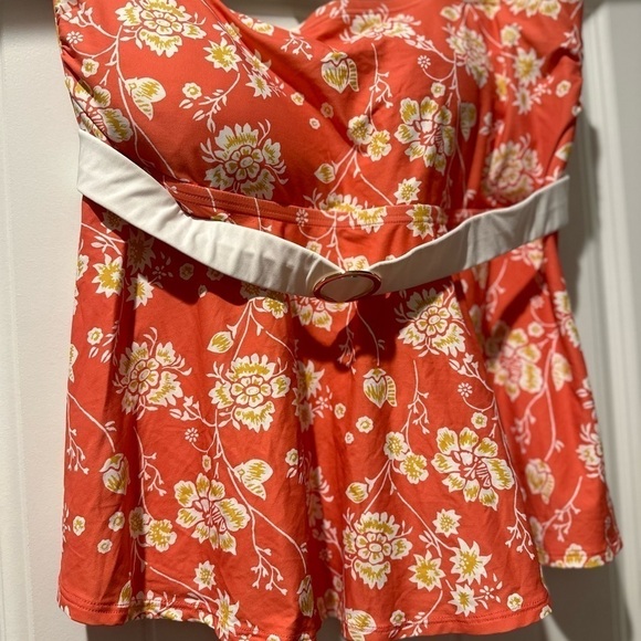 Loft Bathing Suit Top Size 18 Halter Belt Vacation Beach Pool‎ Summer Swimming - Picture 3 of 10